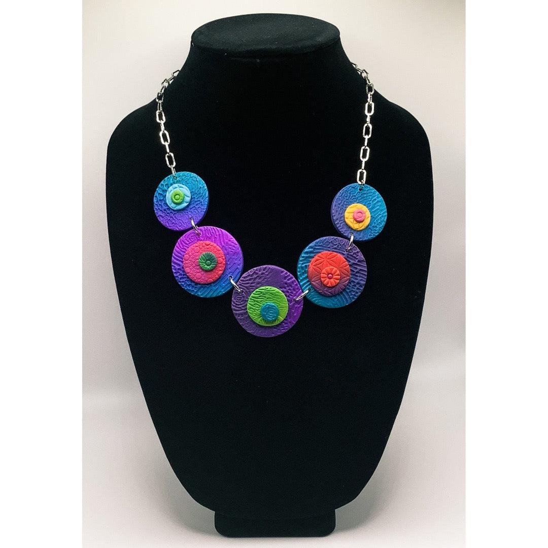 distinct circle necklace with fabulous blends